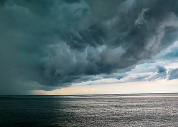 O que fazer se o seu barco pegar uma tempestade