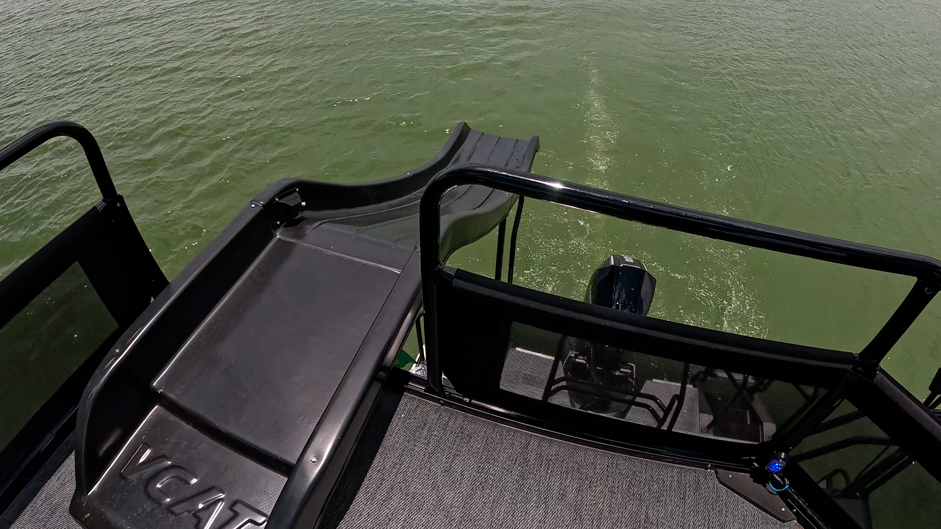 VCAT Pontoon Aurora 900UP