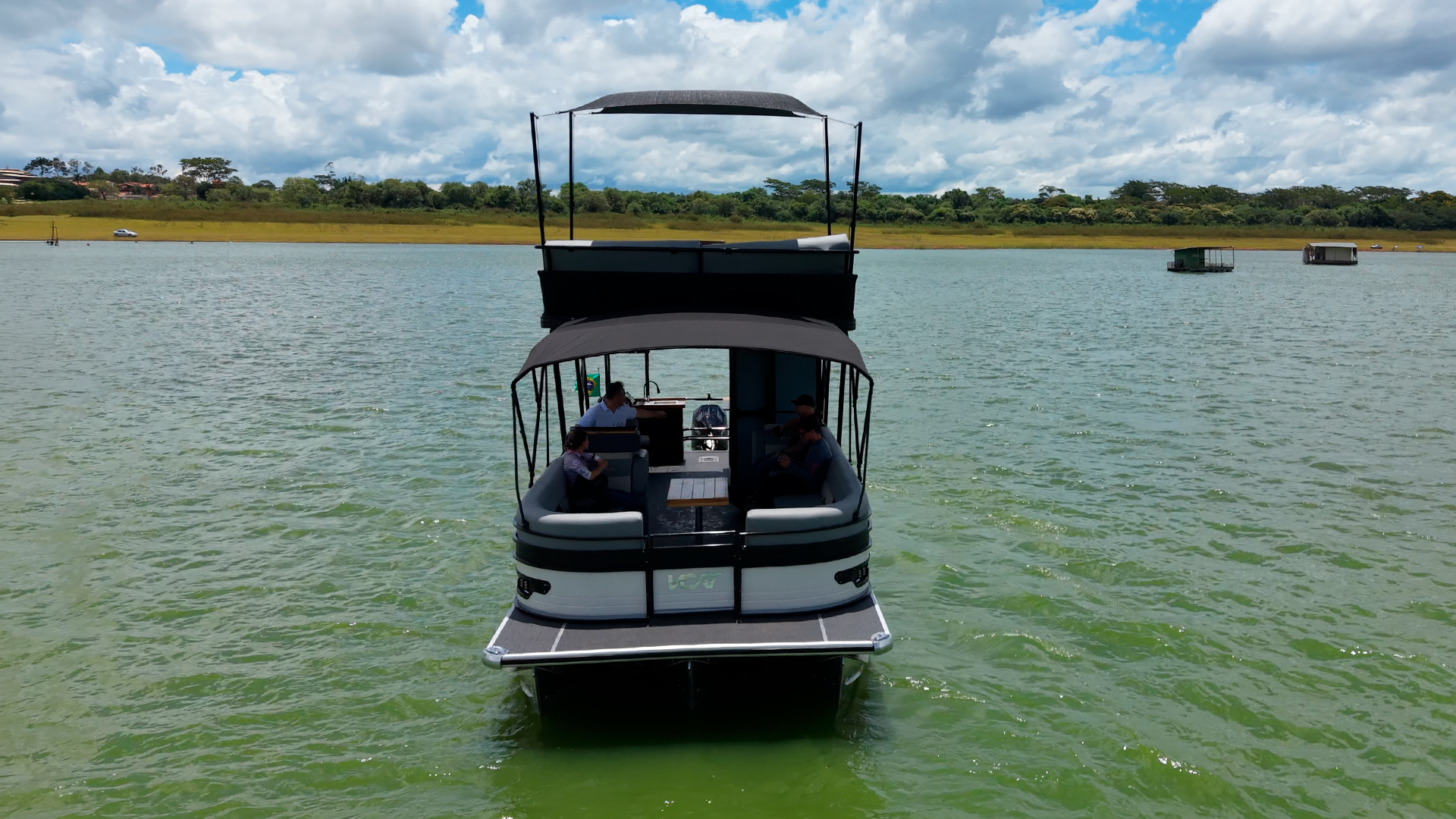 VCAT Pontoon Aurora 900UP