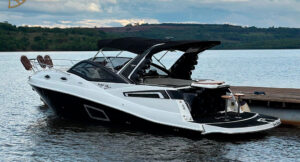 Lancha Focker 330 Black Edition
