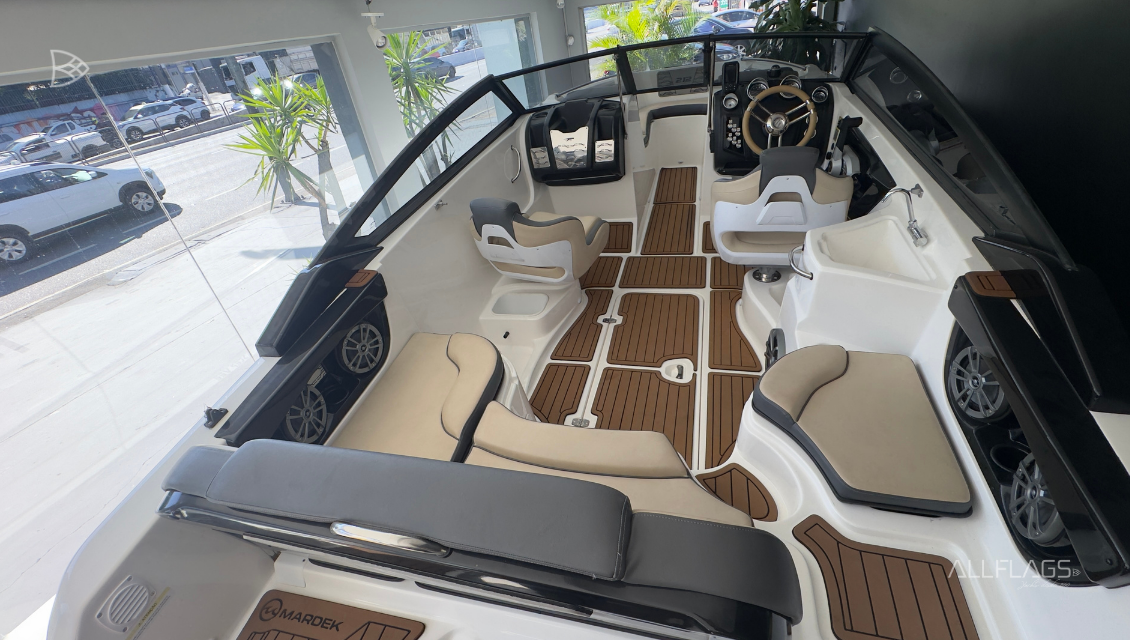 Lancha Focker 212 - Imagem 3