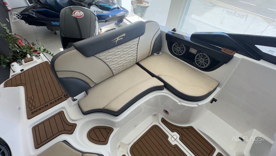 Lancha Focker 212 - Imagem 4