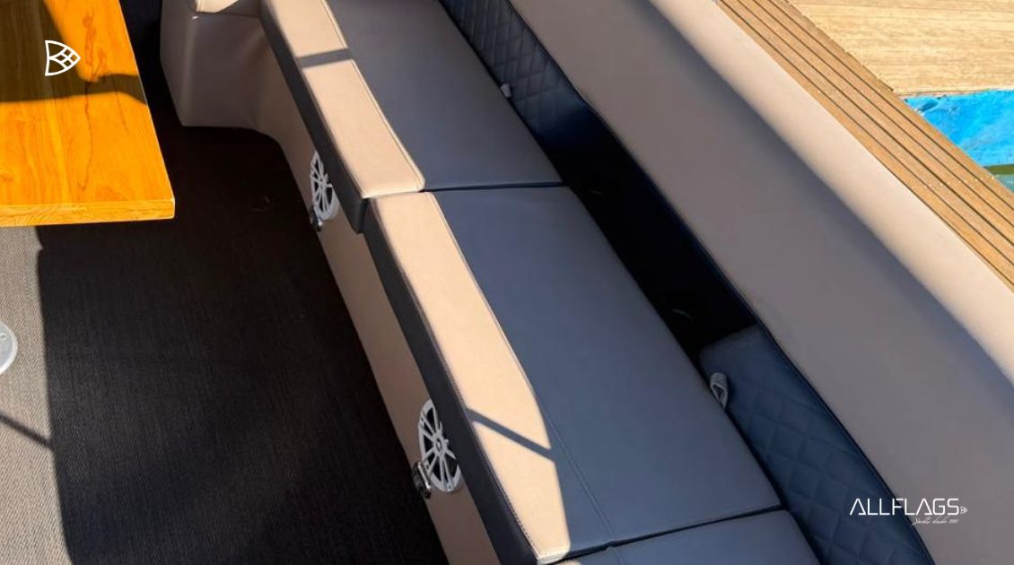 Pontoon VCAT Aurora 900 NG - Imagem 7