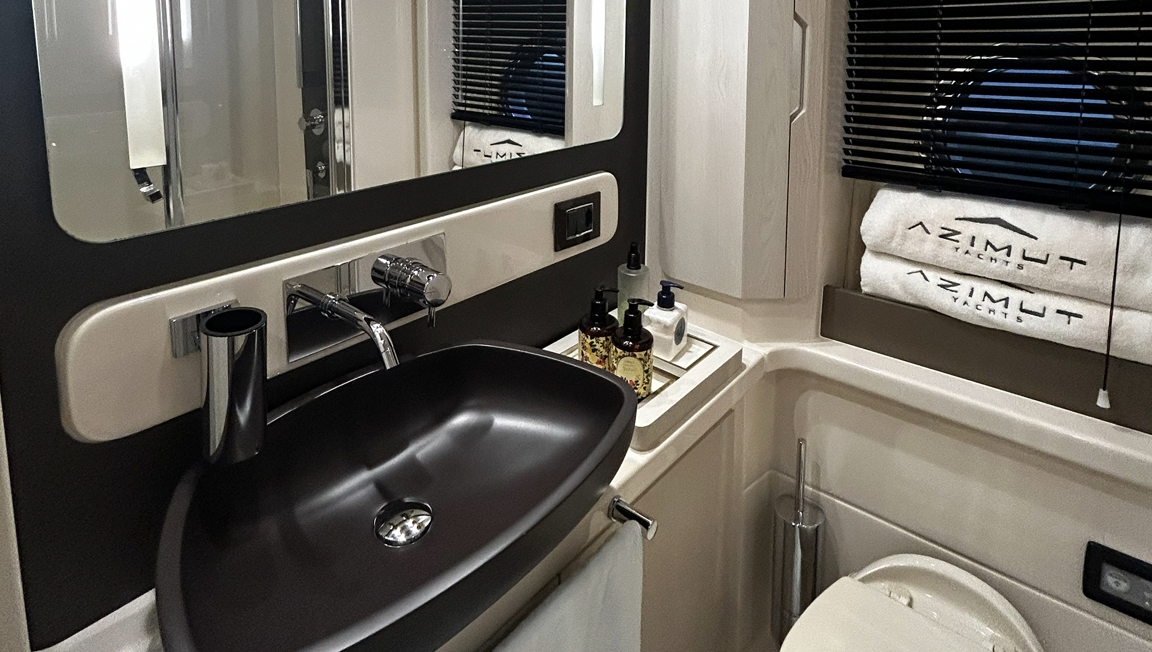 Azimut 56 - Imagem 17