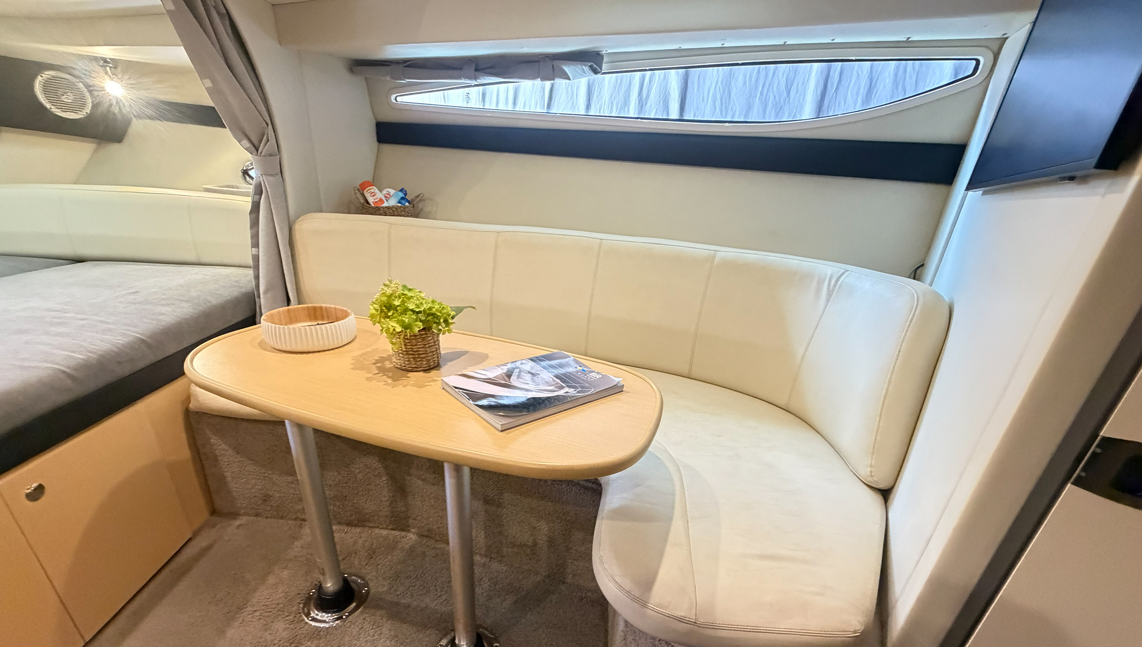 Bayliner 350 - Imagem 13