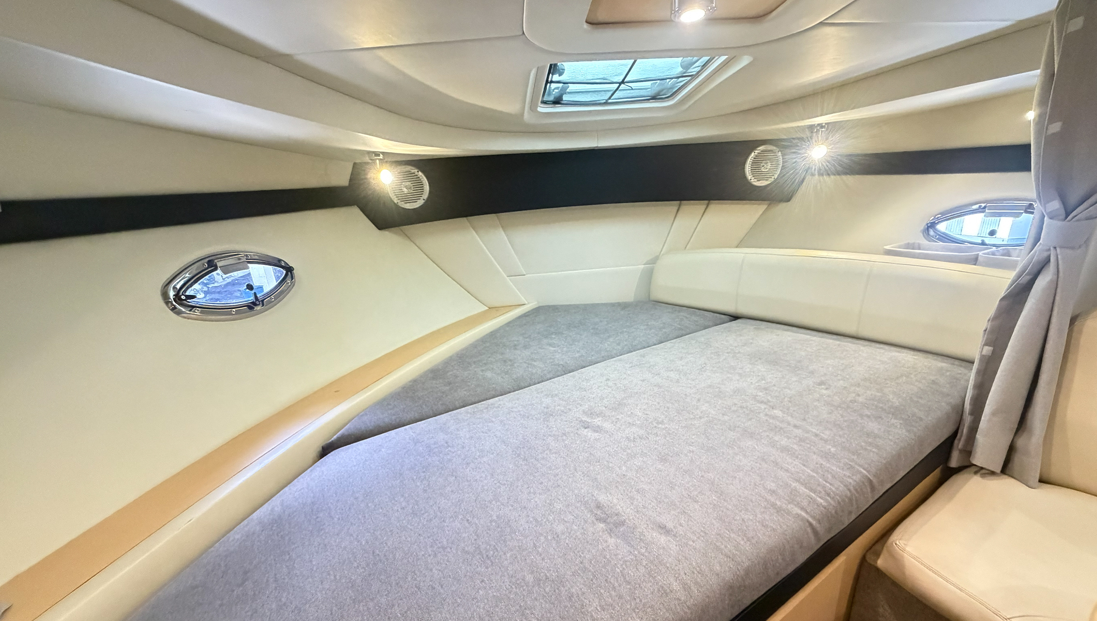 Bayliner 350 - Imagem 16