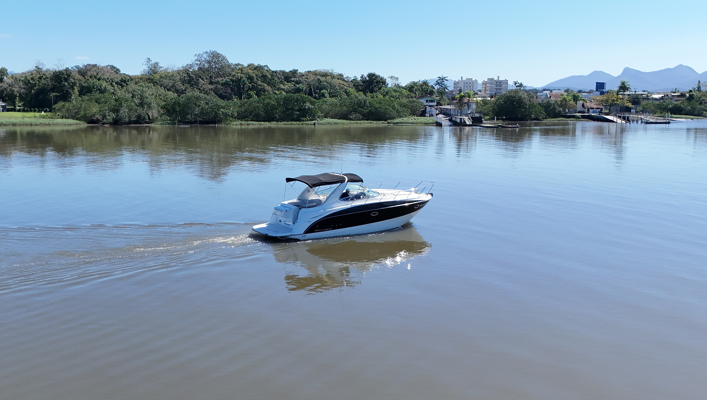 Bayliner 350 - Imagem 2