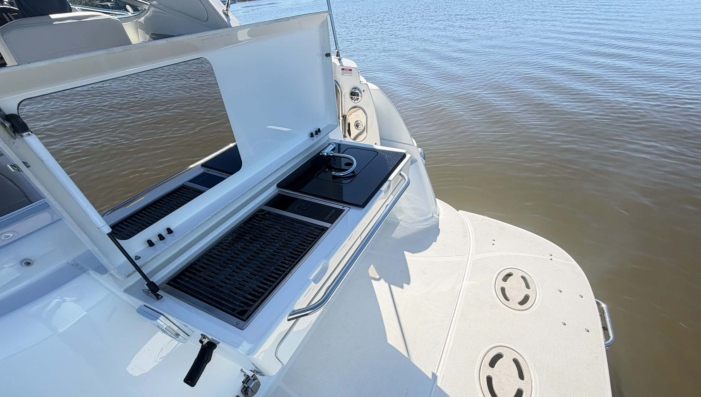 Bayliner 350 - Imagem 4
