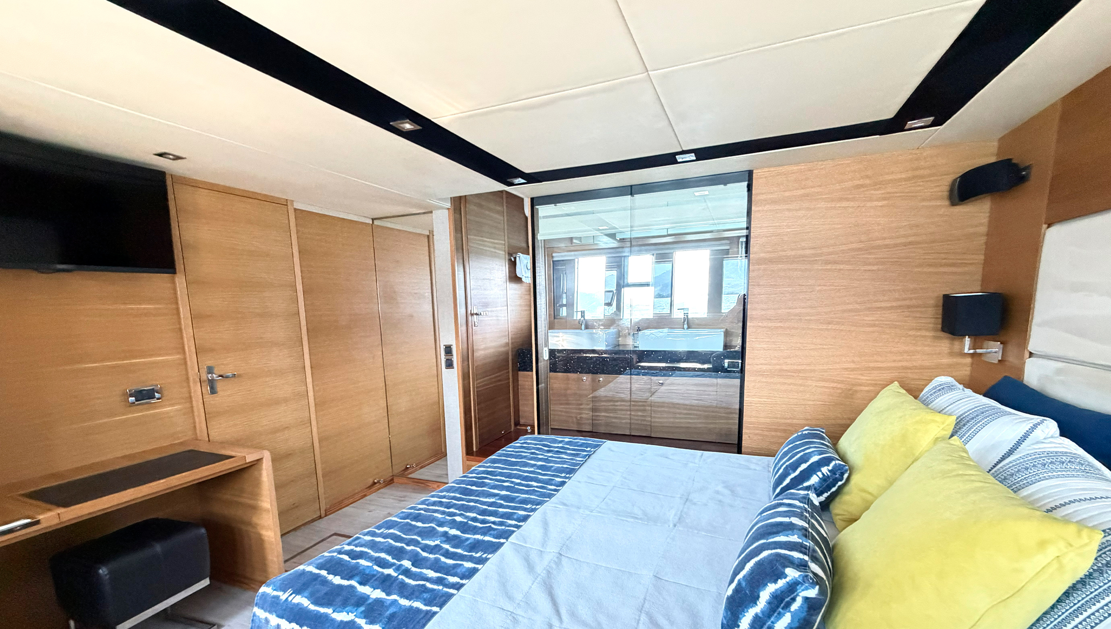 Fairline Squadron 65 - Imagem 18